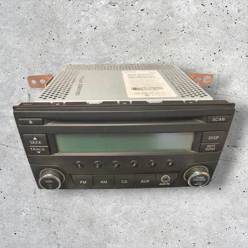 Radio Estereo Original Para Nissan Versa 2014-2019 (Usado)
