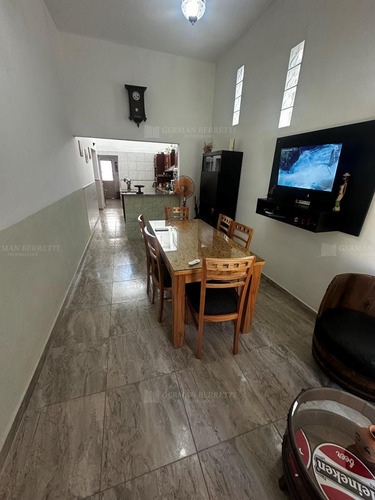 Casa En Venta En Remedios De Escalada, Lanús, G.b.a. Zona Sur
