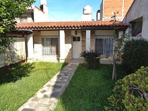 Casa A Reciclar Con Gran Lote En Villa Adelina