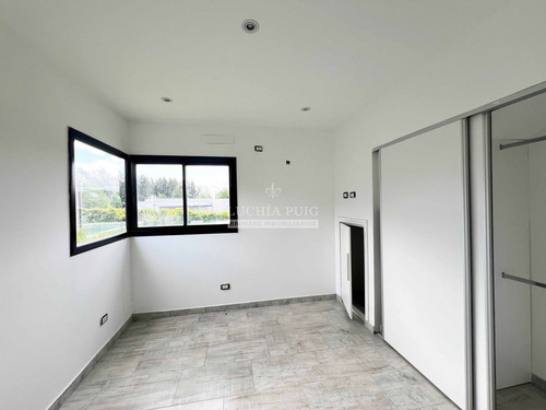 Casa En Venta Con Pileta - Lote Interno - San Matias Área 4