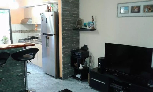 Imagen 4 de 10 de Departamento Tipo Casa En Venta En Lanus Este