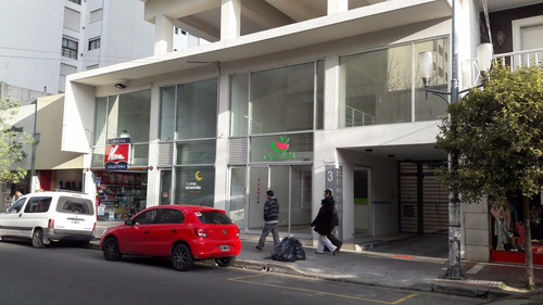 Imagen 1 de 6 de Local En Venta. 198 M2 Cub