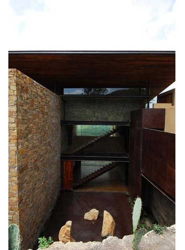 Casa Las Estancias $43,200,000 Monterrey, N.l. T= 3,796.31 C=1200
