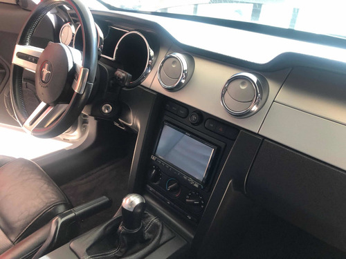 Imagen 11 de 15 de Ford Mustang 2005 5.0 Coupe V8 Gt
