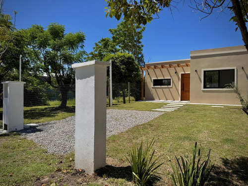 Colonia - Venta De Casa De 2 Dormitorios Con Jardin En Excelente Zona