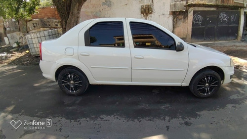 Imagem 6 de 8 de Renault Logan 2012 1.0 16v Expression Hi-flex 4p