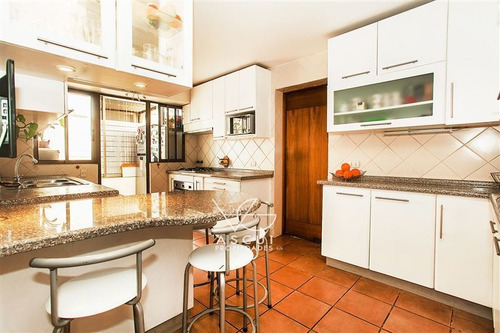 Departamento En Venta De 4 Dorm. En Providencia