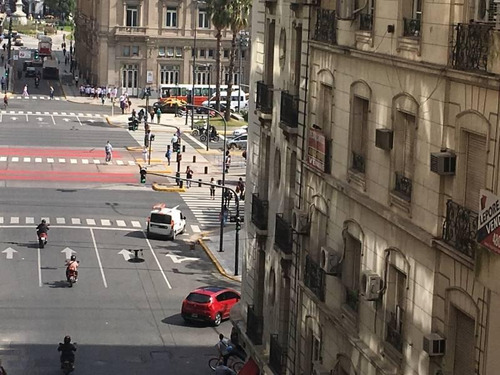 Imagen 6 de 27 de Edificio Francés. Lleno De Luz Y Sol Al Frente.