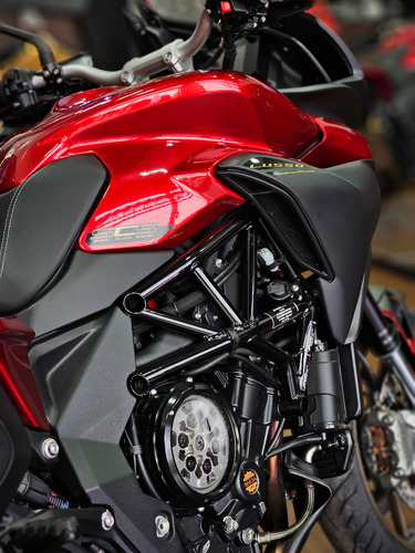 Imagen 6 de 25 de Mv Agusta Turismo Veloce Lusso Bordo Scs Mejor Precio Contad