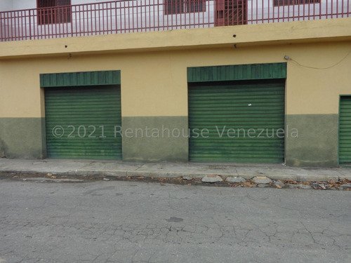   Maribelm & Naudye, Venden Amplio Condominios De 3 Aptos. 1 Local Y Otras Bondades  En  Barquisimeto,  Centro,  Lara, Venezuela,  745 M² 