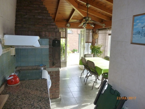 Imagen 17 de 24 de Chalet En Dos Plantas, Parque Johnston, Hurlingham