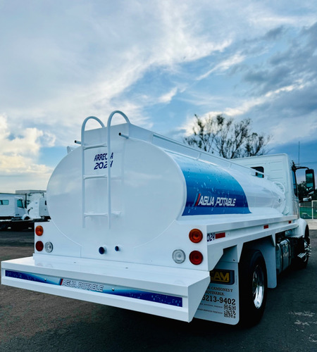 Pipa De Agua 10,000 Litros Camion Rabon Volvo 2019