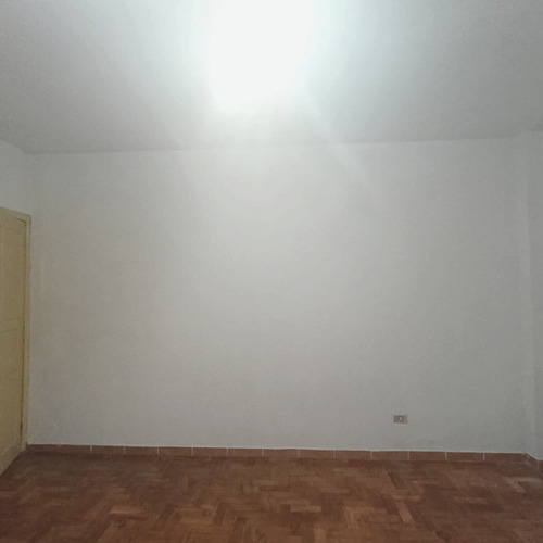 Kitnet A Venda Em Sé Com 30m²