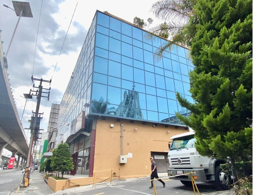 Imagen 2 de 16 de Edificio Lateral Periférico Frente A Plaza Toreo