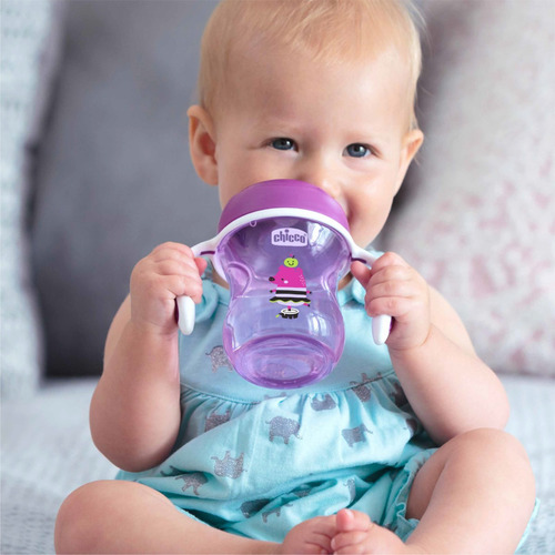 Vaso para bebés con aza antiderrame Chicco Training Cup color violet de 200mL