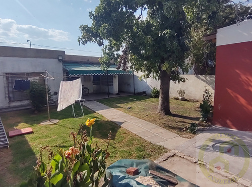 Casa Americana En El Corazon De San Antonio De Padua - Ubicacion Privilegiada