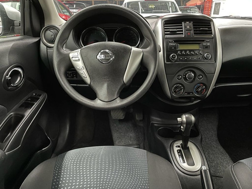 Imagem 3 de 15 de Nissan Versa 2018 1.6 16v Sv Aut. 4p
