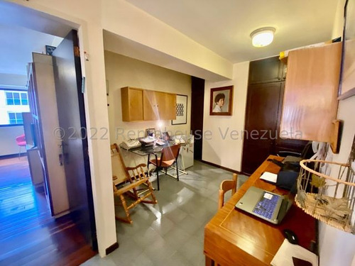 Tg Apartamento En Venta Con Pisos De Mármol, Pisos Bajo Sin Problema De Agua Con Vista Al Ávila, En Las Mercedes 23-26804 Ys