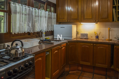 Casa En Venta En Cantegril- Ref: 3670