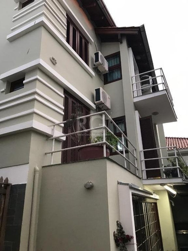 Casa Em Cantegril Com 5 Dormitórios - Ot7647