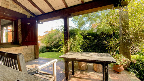 Chalet En Venta En El Barrio Stella Maris, Mar Del Plata