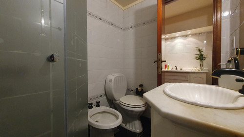 Venta - Chalet Cuatro Ambientes Con Garage Y Patio - Viamonte 4390