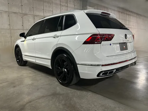 Volkswagen Tiguan 2.0 Tsi R-Line 10 Años Dsg7