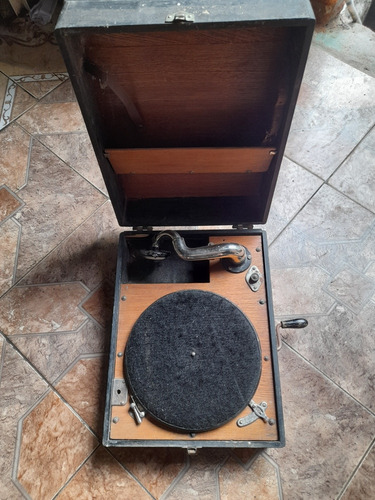 Vendo Tocadiscos A Cuerda Antigueo