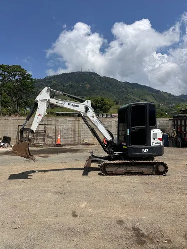 Bobcat E42 Año 2020