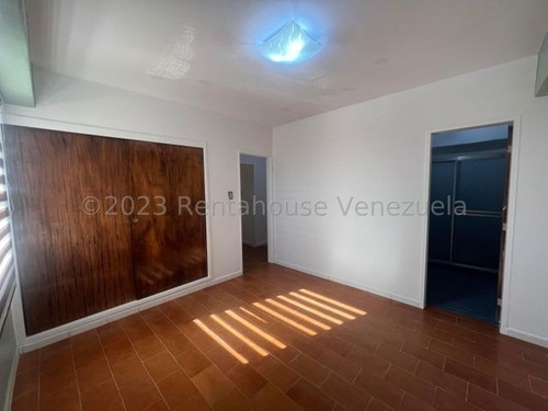 Imagen 17 de 26 de Apartamento En Venta Urb El Centro, Maracay 23-19254 Hc