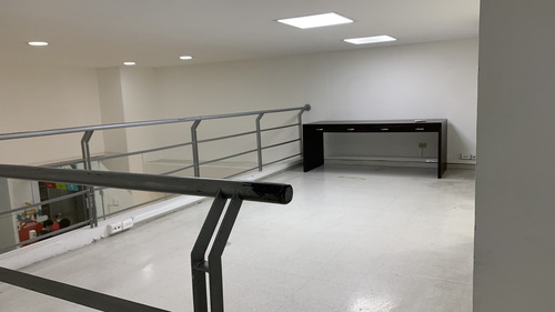 Imagen 2 de 2 de Venta/arriendo Local En Punto Clave (medellín)