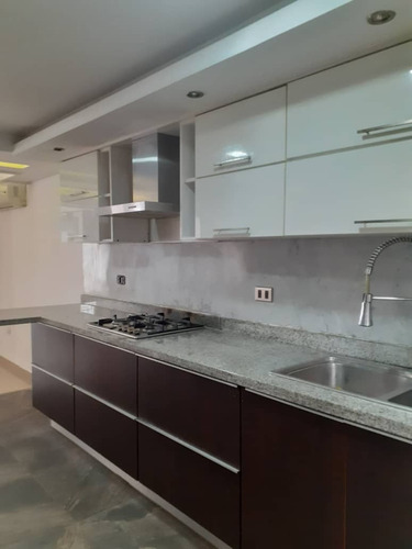 Imagen 3 de 21 de Townhouse En Residencias Altos De Monte Alegre Urb Tazajal En Naguanagua + Piscina Y Pozo