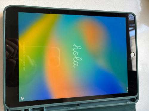 Ipad. 10.2 8va Generación. Apple. Usado. Con Funda Y Teclado Gris Oscuro (Usado)
