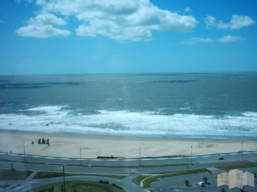 Imagen 8 de 26 de Frente A La Playa