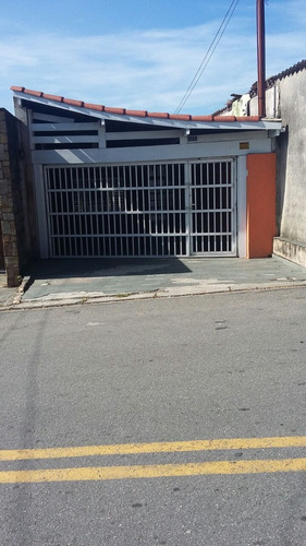 Imagem 2 de 12 de Casa Com Piscina Na Cidade Líder 3 Dorm (1 Suíte) E 2 Vagas