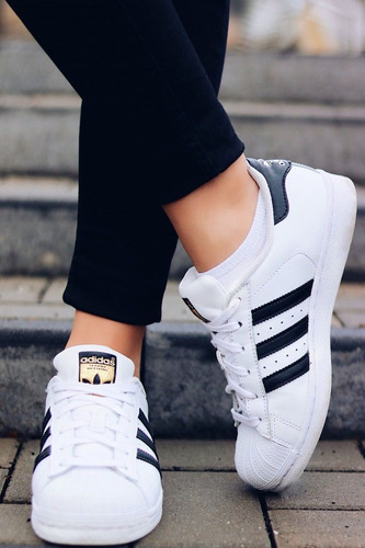 Tenis Superstar Concha Clasicos Blanco Unisex 25mx, Caja adidas Azul (Usado)