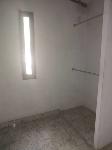 Imagen 3 de 14 de Cristian Guedez 04244576698 / Lomas De La Esmeralda