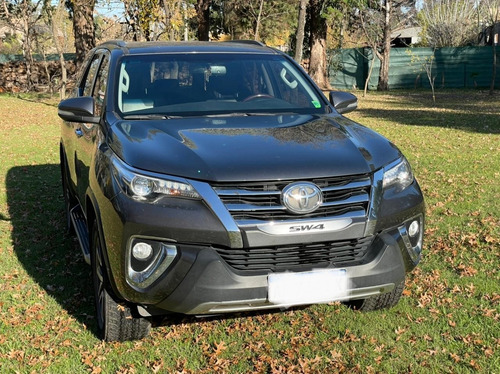 Imagen 3 de 3 de Toyota Hilux 2.8 Cd Srx 177cv 4x4 At 2017