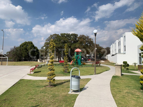 Venta De Casa En Residencial De Chapultepec Puebla