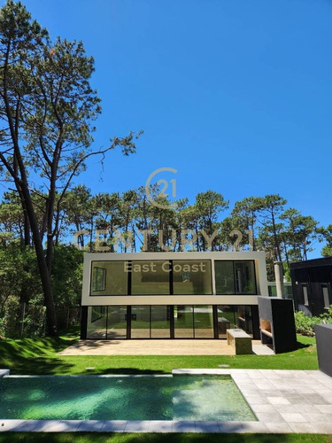 Ultima Casa Disponible A Estrenar En Barrio Cerrado Exclusivo. Zona Colegios
