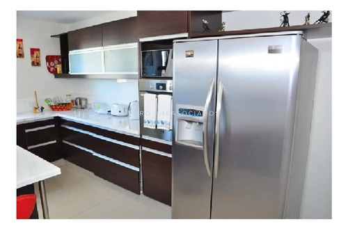 Apartamento De 3 Dormitorios En Torre Imperiale, Punta Del Este.