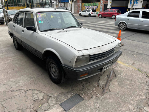 Imagen 2 de 10 de Peugeot 504 Base