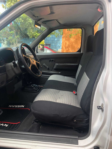 Imagen 10 de 14 de Nissan Np300 2010 Diesel 4 X 2 Nacional Estaquitas