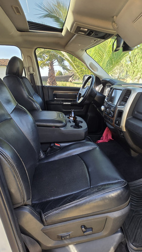 Camioneta Ram 2500 Laramie V8 At 4x4