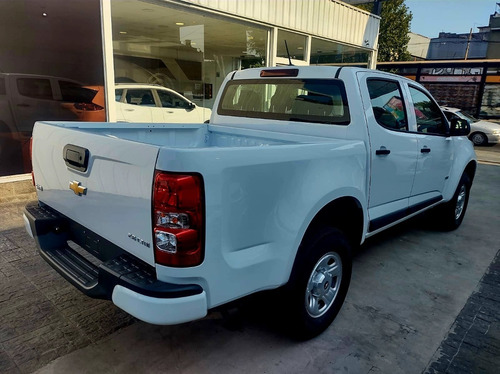 Imagen 3 de 16 de Nueva Chevrolet S10 2.8 Ls 2023 0km Cd 200cv 4x2 Color Smar5