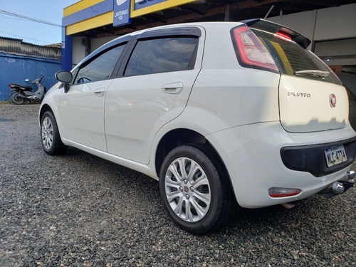 Fiat Punto 2013 1.4 Attractive Flex 5p