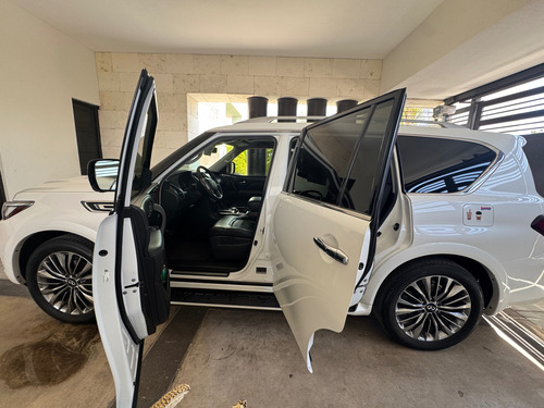 Infiniti QX80 5.6l Perfection 8 Pasajeros At