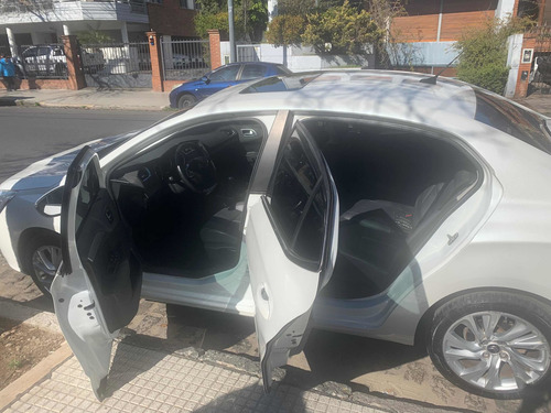 Imagen 11 de 14 de Citroën C4 Lounge 2016 1.6 Hdi 115 Feel Pack