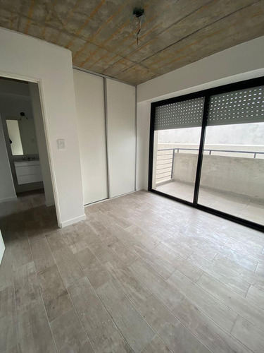 Venta Departamento De 1 Dormitorio En Barrio Refinerias