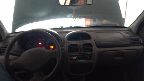 Renault Clio Sedan 1.0 16v Rn 4p 2001